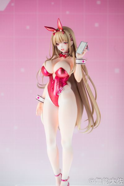 胜利女神：妮姬 毒蛇：毒兔