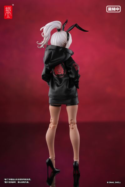 哑光黑色布制外套