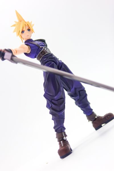 最终幻想7 BRING ARTS 克劳德·斯特莱夫