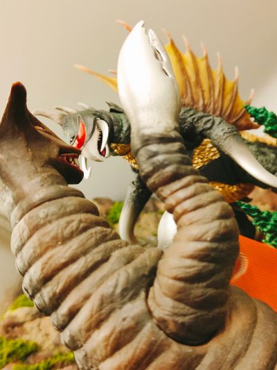 S.H.MonsterArts  地球攻击命令 哥斯拉对盖刚 盖刚(1972)