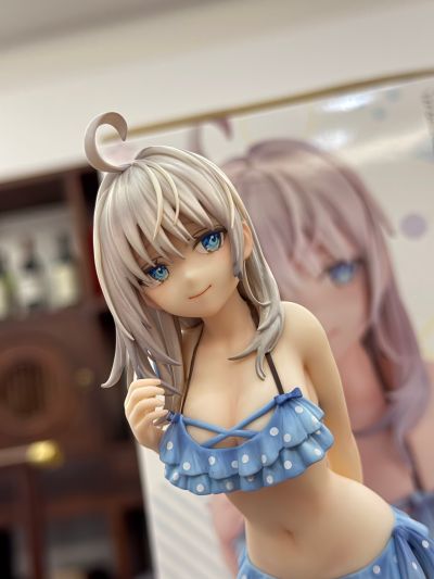 不时用俄语小声说真心话的邻桌艾莉同学  艾莉莎·米哈伊罗夫纳·九条 泳装度假 1/7比例人偶