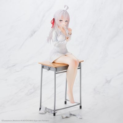 不时用俄语小声说真心话的邻桌艾莉同学 艾莉