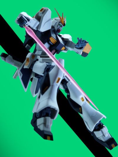 ROBOT魂 R-115 机动战士高达 逆袭的夏亚 RX-93ν 高达