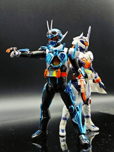 S.H.Figuarts   假面骑士玛洁德 炎阳独角兽