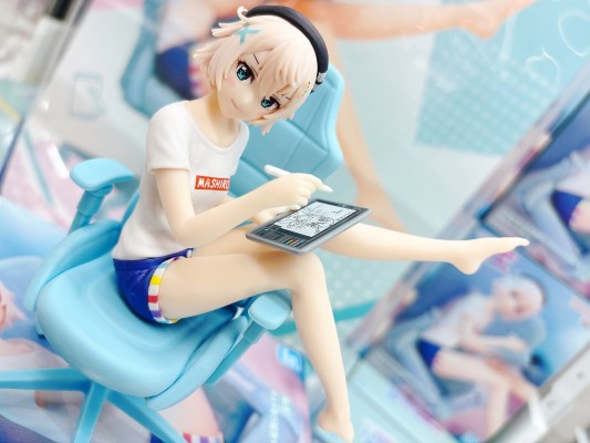 身为VTuber的我因为忘记关台而成了传说 彩真白 玩具人偶