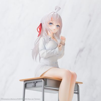 不时用俄语小声说真心话的邻桌艾莉同学 艾莉