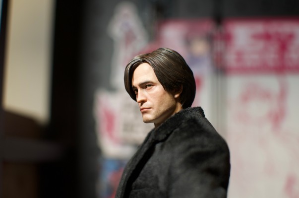 新蝙蝠侠 蝙蝠侠 和 布鲁斯韦恩 收藏级可动人偶