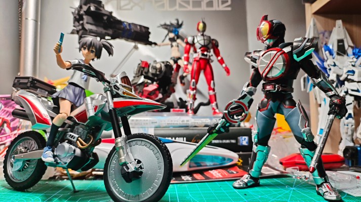 S.H.Figuarts  机动摩托人（载具模式）