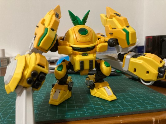 果宝特攻拼装机甲系列模型 菠萝战宝