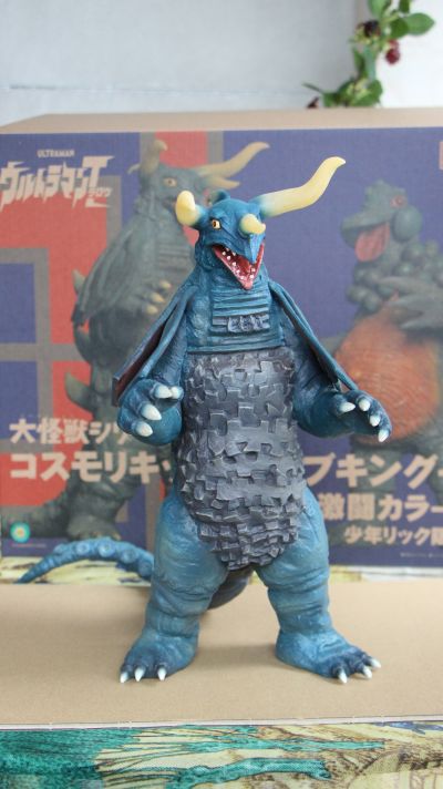 大怪兽系列 泰罗奥特曼 科斯莫利基德 与 莱布王 激战配色