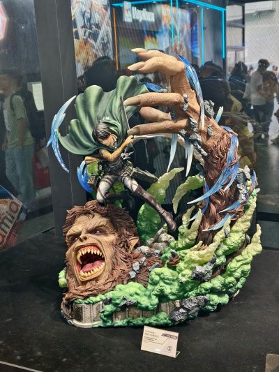 UPMAOT-02S 进击的巨人 利威尔 VS 兽之巨人