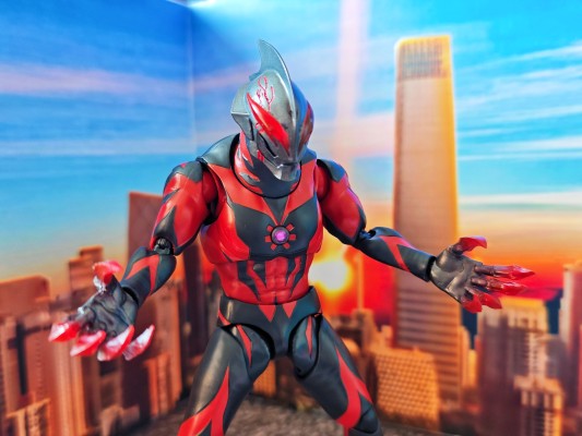 S.H.Figuarts 欧布奥特曼  欧布奥特曼 暗耀形态