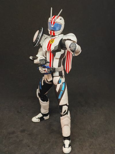 S.H.Figuarts 假面骑士马赫 平成世代版