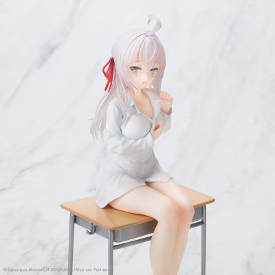 不时用俄语小声说真心话的邻桌艾莉同学 艾莉