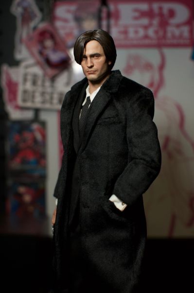 新蝙蝠侠 蝙蝠侠 和 布鲁斯韦恩 收藏级可动人偶