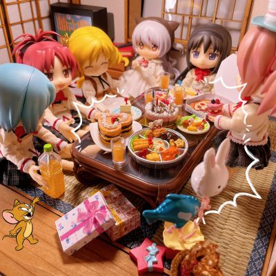 粘土人 #175 魔法少女小圆 鹿目圆香 & 丘比 学校统一的版本。