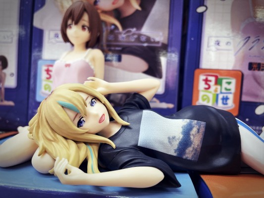 夜晚的水母不会游泳 小坐系列奖品人偶 “光月真昼”