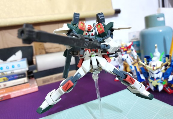 HG 1/144  闪电暴风高达