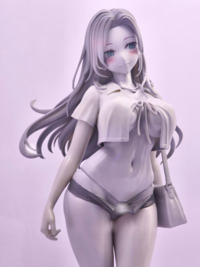 天然呆美术老师 瑠美