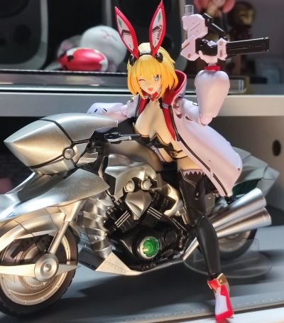 索菲亚· F· 希琳