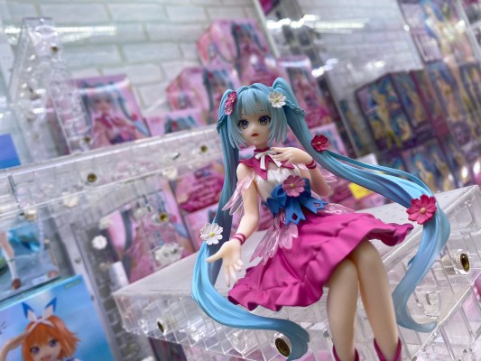 压泡面 初音未来 花仙子 波斯菊