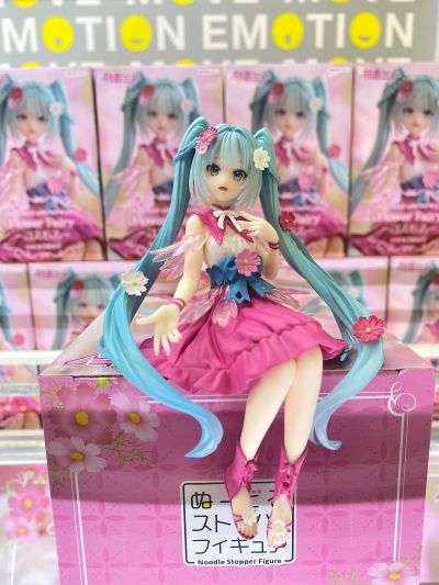 压泡面 初音未来 花仙子 波斯菊