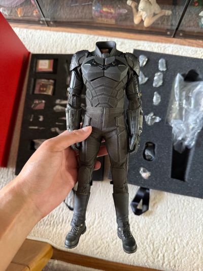 新蝙蝠侠 蝙蝠侠 和 布鲁斯韦恩 收藏级可动人偶