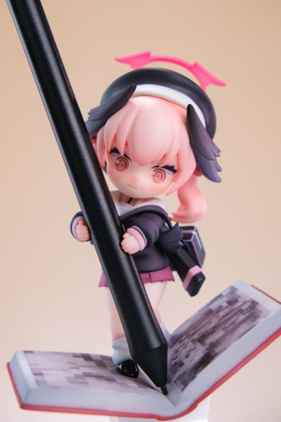 蔚蓝档案 小春笔架