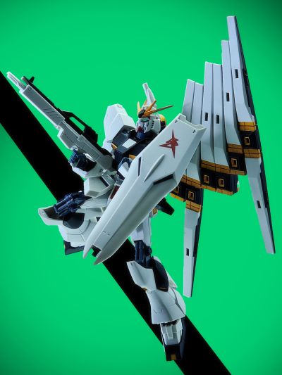 ROBOT魂 R-115 机动战士高达 逆袭的夏亚 RX-93ν 高达