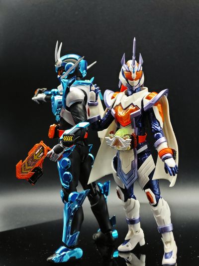 S.H.Figuarts   假面骑士玛洁德 炎阳独角兽