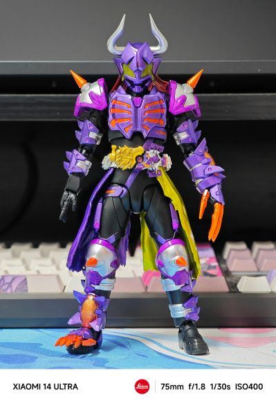S.H.Figuarts 假面骑士霸牛 狂热僵尸形态
