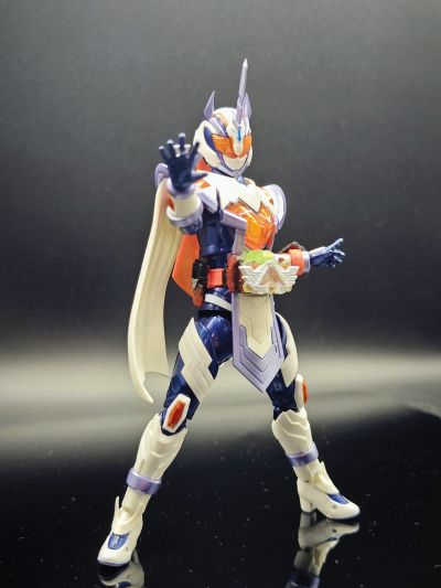 S.H.Figuarts   假面骑士玛洁德 炎阳独角兽