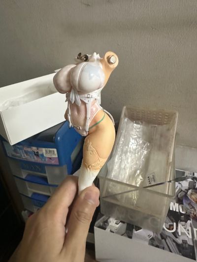 胜利女神：妮姬 露菲 冬日购物狂