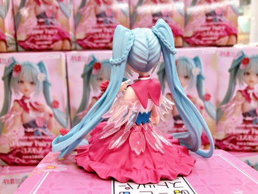 压泡面 初音未来 花仙子 波斯菊