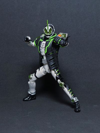 S.H.Figuart 假面骑士：灵骑 假面骑士冥骑