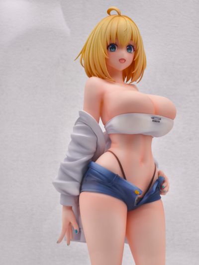 索菲亚· F· 希琳 夏日装束