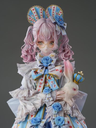 爱丽丝梦游仙境 爱丽丝