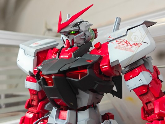 PG 1/60 机动战士高达SEED ASTRAY MBF-P02 异端高达红色机