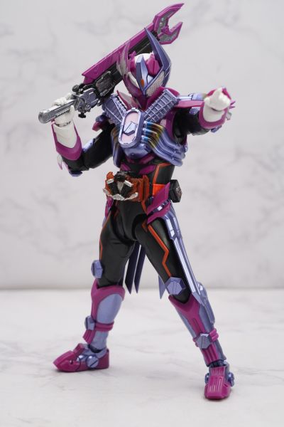 S.H.Figuarts 假面骑士瓦尔巴拉德