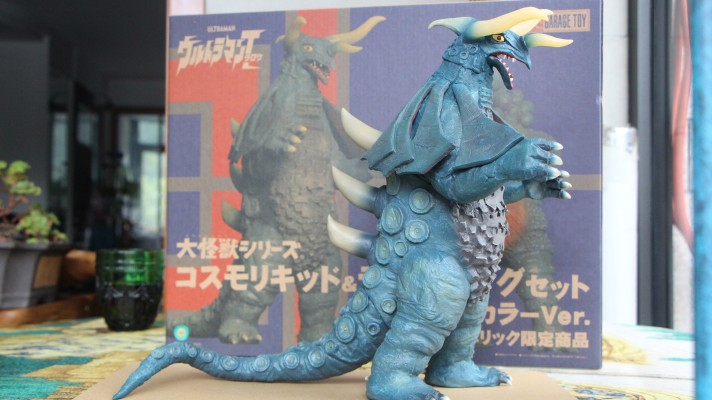 大怪兽系列 泰罗奥特曼 科斯莫利基德 与 莱布王 激战配色