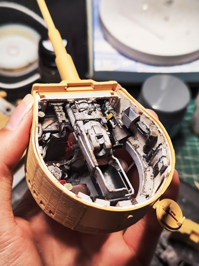 35146 1/35 德国  虎式 重型坦克 I 后期生产型