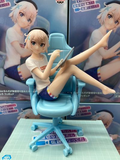 身为VTuber的我因为忘记关台而成了传说 彩真白 玩具人偶