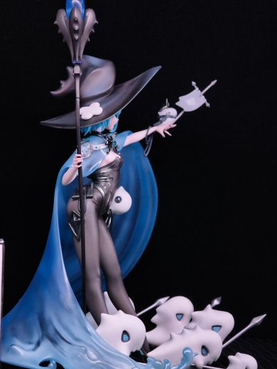 章鱼魔女