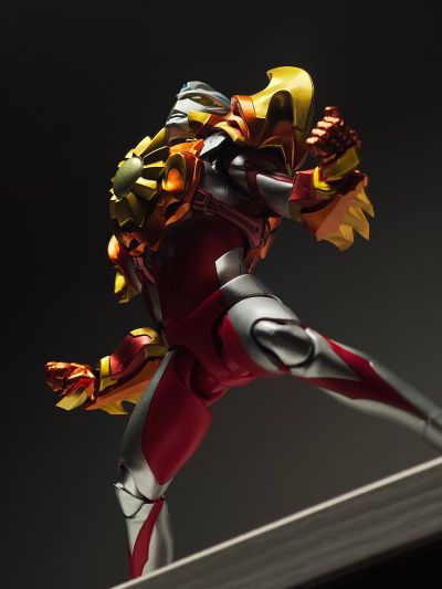 S.H.Figuarts 灼日装甲
