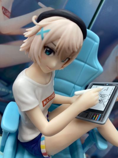 身为VTuber的我因为忘记关台而成了传说 彩真白 玩具人偶