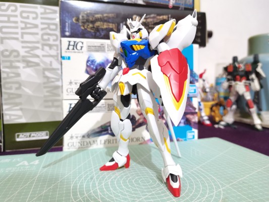 HG  机动战士高达AGE 雷吉鲁斯高达