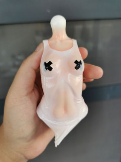 橙汁内酱の泳池放尿play