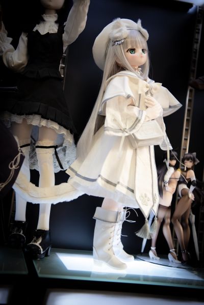 AOD527-FFW  s*t*j × 艾莉丝收集 小型 芙露露～毛绒绒的牧师小猫～白猫