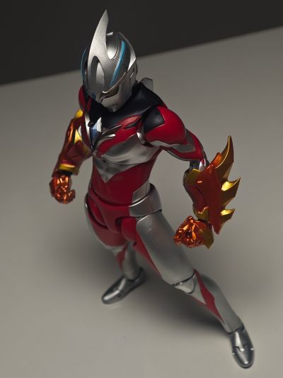 S.H.Figuarts 灼日装甲