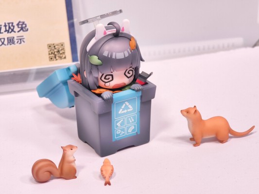 蔚蓝档案 垃圾兔